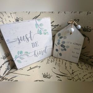 QUILL TO PAPER Home wooden decorations 2 piece be kind set New